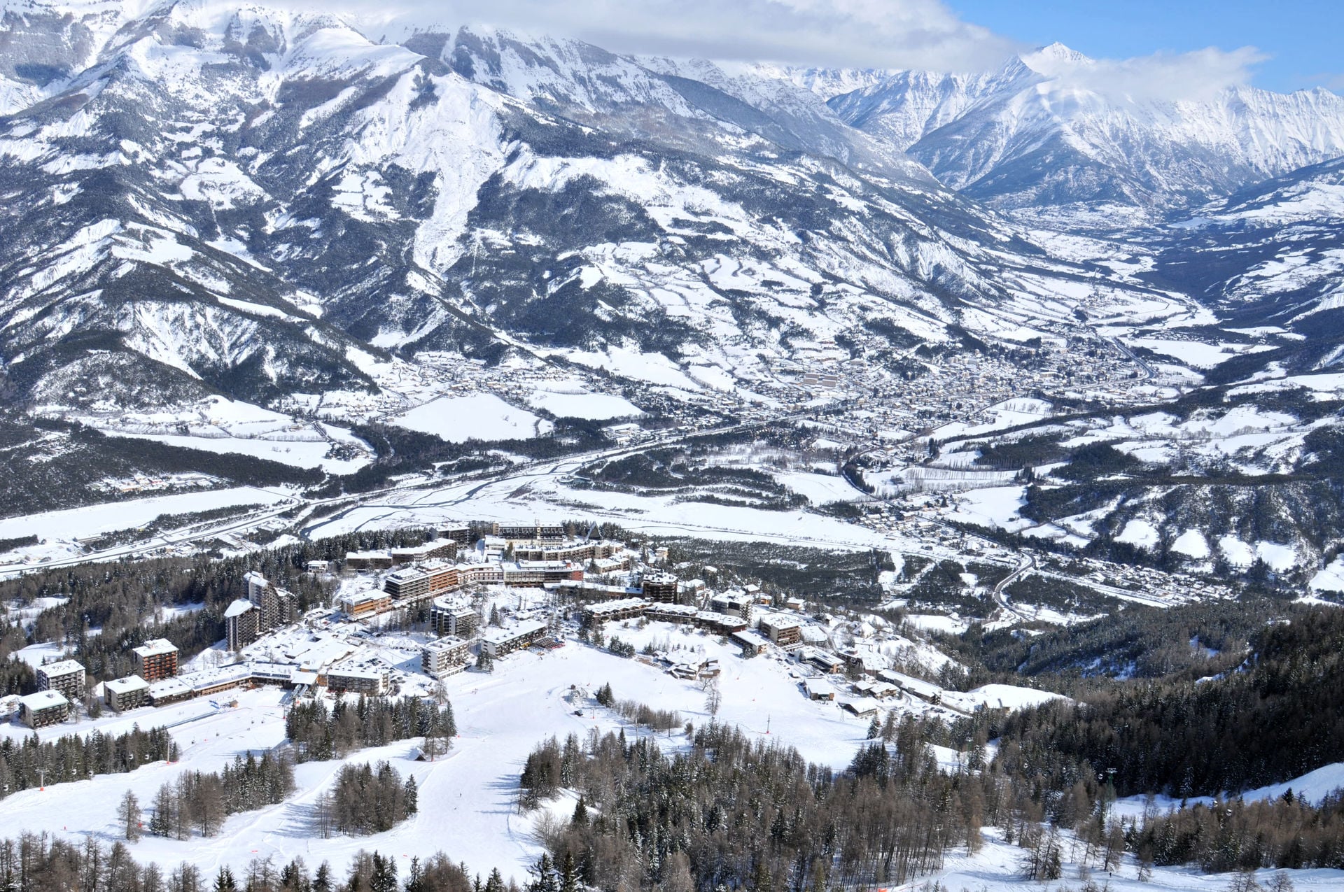 SOWELL RESIDENCES Pra Loup 3* - Logement + repas + matériel + skipass - Offre Choc - photo 1